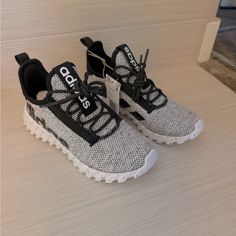 ✨NEW WITH TAGS!✨ Kids’ Adidas Kaptir 3.0 Sneakers Size 3.5